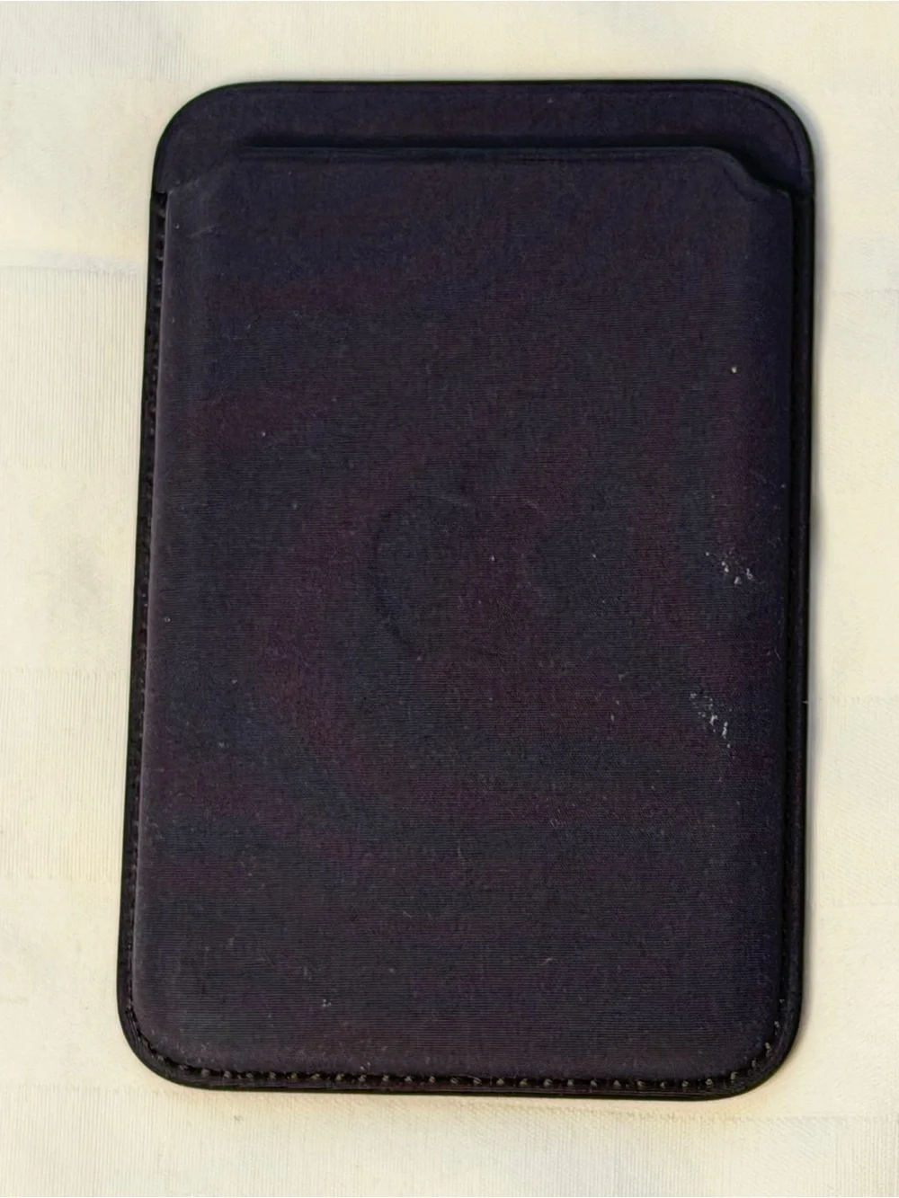 New Apple Magnetic Credit Card Pocket - adheres to phone